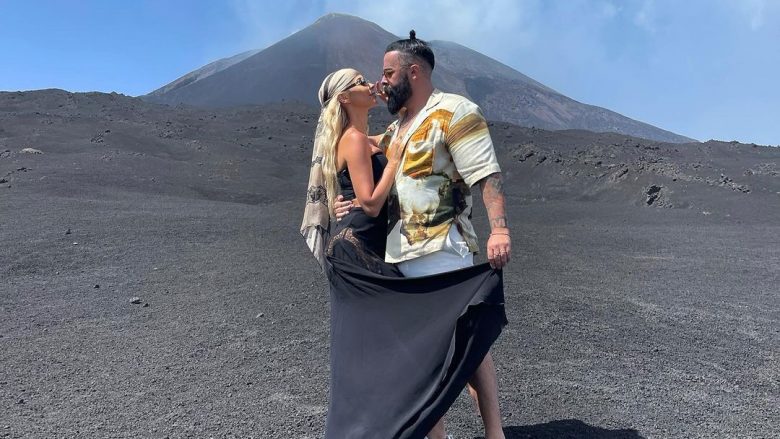 Marina Vjollca dhe Geti pozojnë të dashuruar nga vullkani Etna në Sicili