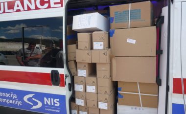 Në veri ndalohet një auto-ambulancë përplot barna, dyshohet se po kontrabandoheshin nga Serbia