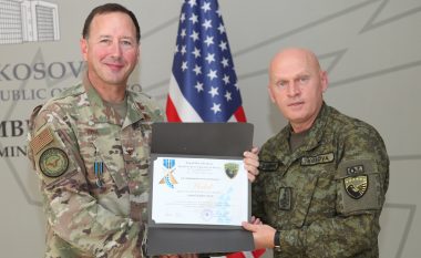 Në Ministrinë e Mbrojtjes mbahet ceremonia lamtumirëse me rastin e përfundimit të detyrës së atasheut të Mbrojtjes së SHBA-së