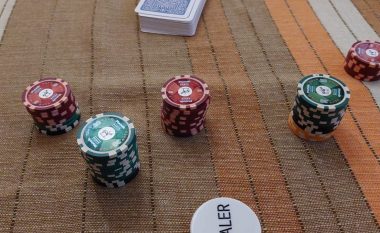 Bixhoz i paligjshëm, kapen nëntë persona duke luajtur në Jezerc të Ferizajt