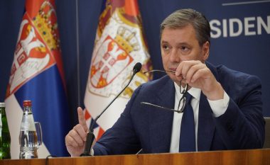 Vuçiq: Çështja rreth targave me Kosovën nuk do të zgjidhet para 1 shtatorit