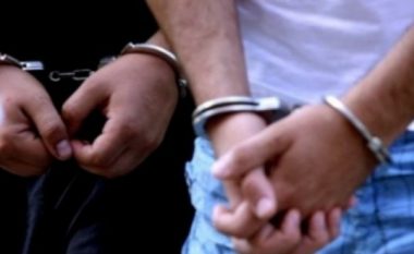 Dy persona arrestohen pasi rrahën një të mitur në Hanin e Elezit