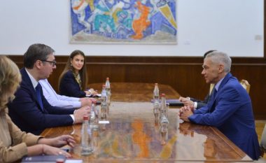 Vuçiq këshillohet me ambasadorin rus në Beograd për hapat e ardhshëm në raport me Kosovën