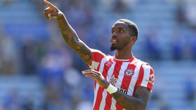 Chelsea dhe Manchester United në garë për sulmuesin Ivan Toney