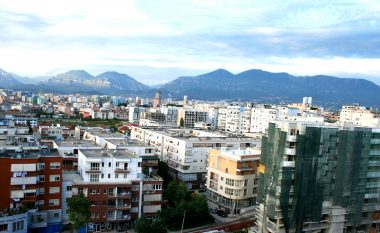 Sipërfaqja e dhënë për leje ndërtimi në Tiranë arriti rekord në 2022