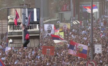 Protestë masive në Beograd, hiqen flamujt shqiptarë