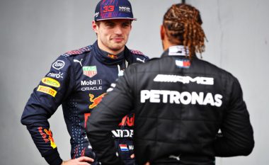 Hamilton lavdëron makinën e Verstappen: U nis si i 10-ti, doli i pari me 10 sekonda diferencë me ne të tjerët