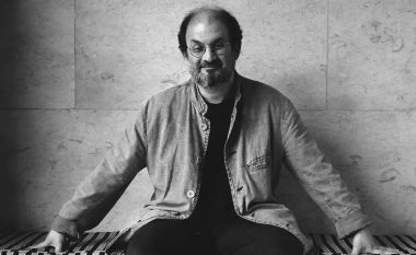 Aty ku Salman Rushdie i sfidoi ata që donin t’ia mbyllnin gojën, shumëkush sot ka frikë se mos po fyen!