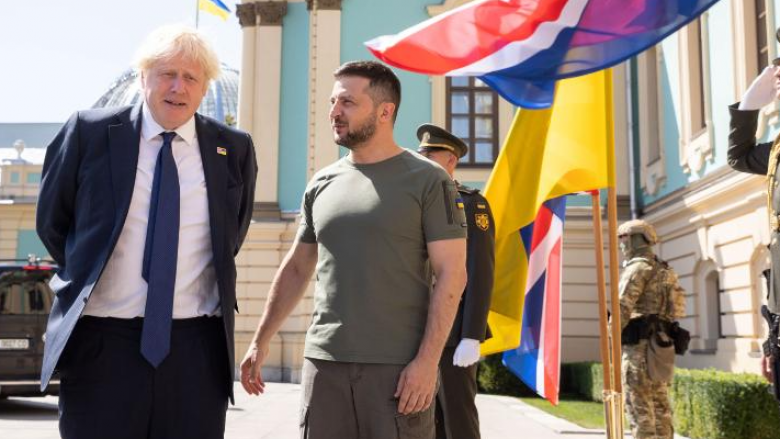 Johnson sërish viziton Kievin, tregon armët e reja që Britania do t’i dërgojë në Ukrainë