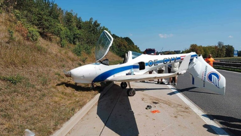 Shkaku i problemeve me motorin, aeroplanit iu desh të bënte ulje emergjente në një autostradë në Slloveni