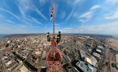 Britaniku ngjitet në një lartësi prej 158 metrave për të realizuar një selfie