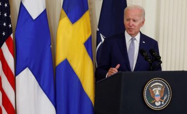 Biden nënshkruan dokumentet e mbështetjes së SHBA-së për Suedinë dhe Finlandën për t’u bashkuar me NATO-n