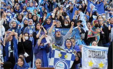 Femrat panë një ndeshje të ligës iraniane në stadium për herë të parë pas më shumë se 40 vitesh