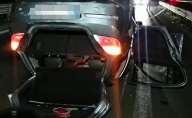 Aksidentohen dy vetura në autostradën Lushnjë-Fier, njëra me targa të Kosovës