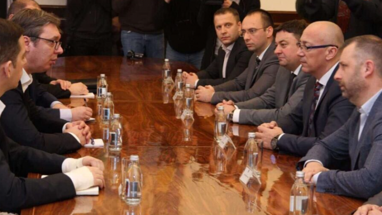 Çfarë fshihet pas njoftimit të Vuçiqit për takim me përfaqësuesit e serbëve nga Kosova?
