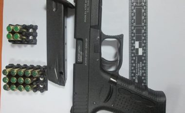 ​Konfiskohen dy armë në dy ahengje, në Mitrovicë e Skenderaj