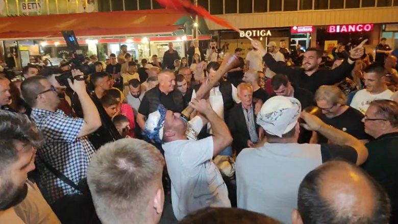 Lëvizja Besa feston fitoren në qendër të Tetovës