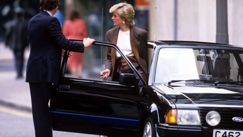 Ford Escort ikonë i Princeshës Diana është shitur për 650 mijë funte