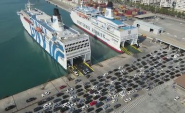 Fluks në portet detare, në Vlorë dyfishohet numri i udhëtarëve