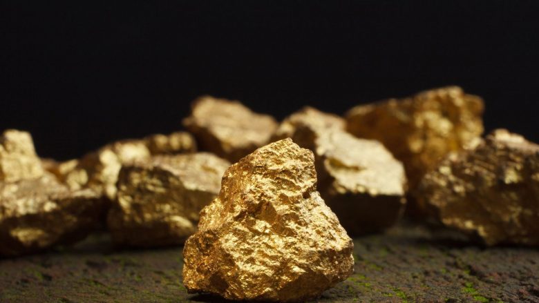 Shqipëria në kërkim të arit, fton kompani për zbulim në dy zona minerare në Librazhd dhe Mirditë