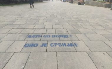 “NATO shko në shtëpi! Kjo është Serbia” – grafite të reja në Mitrovicë