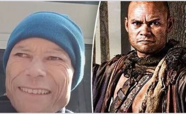 Humbi betejën me kancerin – vdes Ioane ‘John’ King, aktori i njohur nga drama historike “Spartacus”
