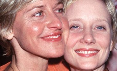Vdiq pas një aksidenti të rëndë me makinë, Ellen DeGeneres me dedikim prekës për ish-partneren Anne Heche