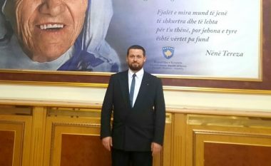 Imam Maliqi: Neve muslimanëve kurrë nuk na pengoi shamia e Nënë Terezës e vendosur në Kuvendin e Kosovës