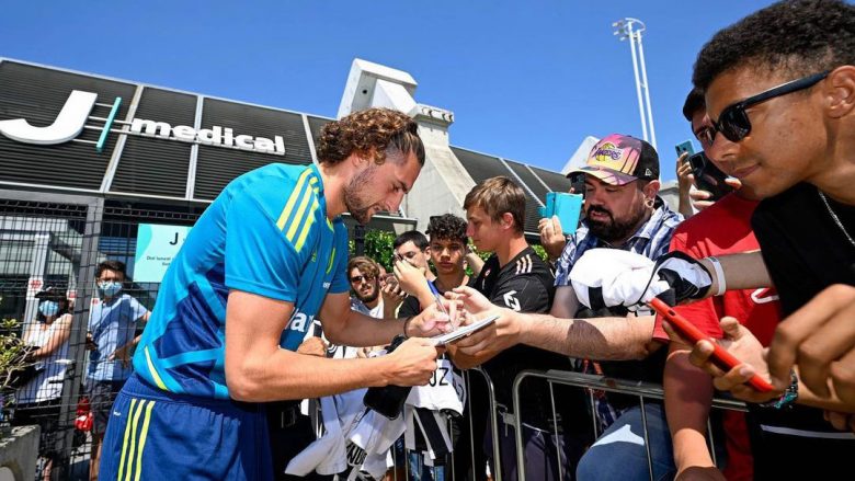 Tifozët e Juventusit të lumtur që Rabiot po i bashkohet Unitedit