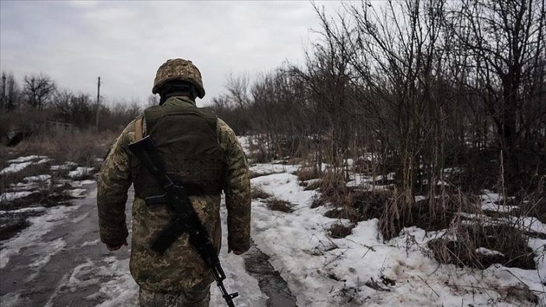 Ushtarët ukrainas që u kapën nga Rusia thonë se janë rrahur gjatë burgosjes: “Pashë djem që u sollën me brinjë të thyer”