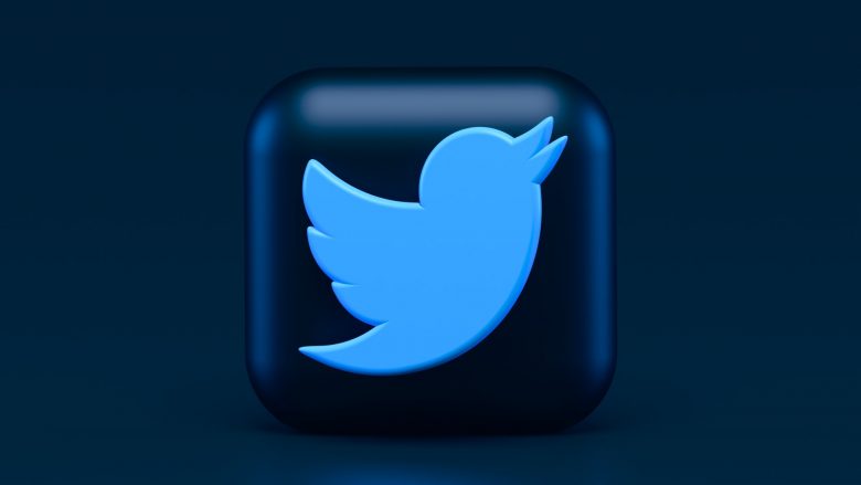 Opsioni për t’u regjistruar në Twitter Blue zhduket nga aplikacionet iOS, vetëm disa ditë pas lansimit