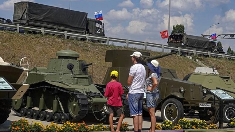 Rusia në krizë të madhe, ka mungesë të madhe të personelit ushtarak për luftën në Ukrainë – madje zbulohet shuma që ua ofrojnë rekrutëve