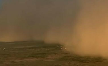 Muri i stuhisë së rërës mbi dy kilometra i lartë kaloi nëpër Arizonë, shkaktoi probleme energjetike