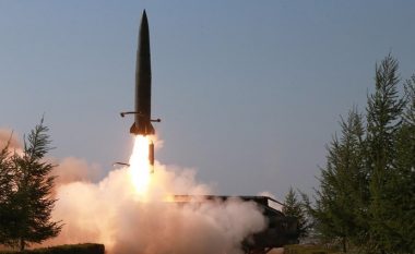 E bën sërish Kim Jong-un, Koreja e Veriut shkrep raketë në prag të vizitës së zëvendëspresidentes amerikane në Seul