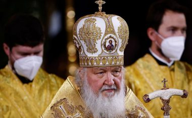 Kreu i Kishës Ortodokse ruse me deklaratë të çuditshme: Të gjithë ushtarët rusë që vdesin në Ukrainë, do të pastrohen nga mëkatet