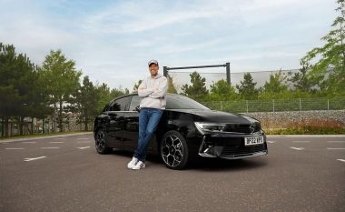 Një herë imazh e ambasador i markës Opel, Jürgen Klopp tani merr për vete një Astra Plug-in Hybrid