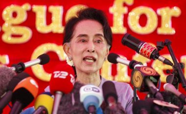 Aung San Suu Kyi i shqiptohen edhe tre vjet të tjera burg për “mashtrim zgjedhor”