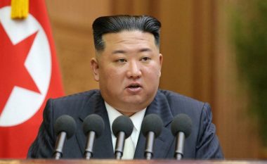 Koreja e Veriut e shpall veten shtet me armë bërthamore