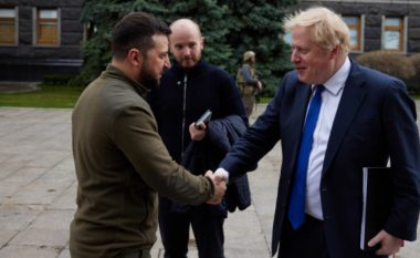 Zelensky ka lavdëruar “mikun e vërtetë” Boris Johnson, ndërsa kryeministri britanik hyn në ditët e tij të fundit në detyrë