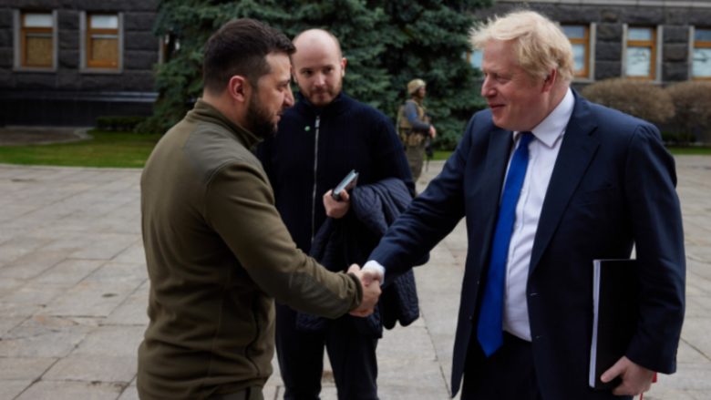 Zelensky ka lavdëruar “mikun e vërtetë” Boris Johnson, ndërsa kryeministri britanik hyn në ditët e tij të fundit në detyrë