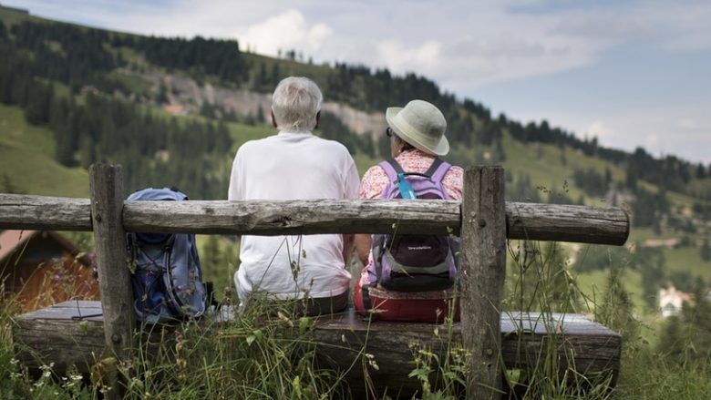 Referendumi në Zvicër, zgjatet mosha e pensionimit të femrave në 65-vjeç