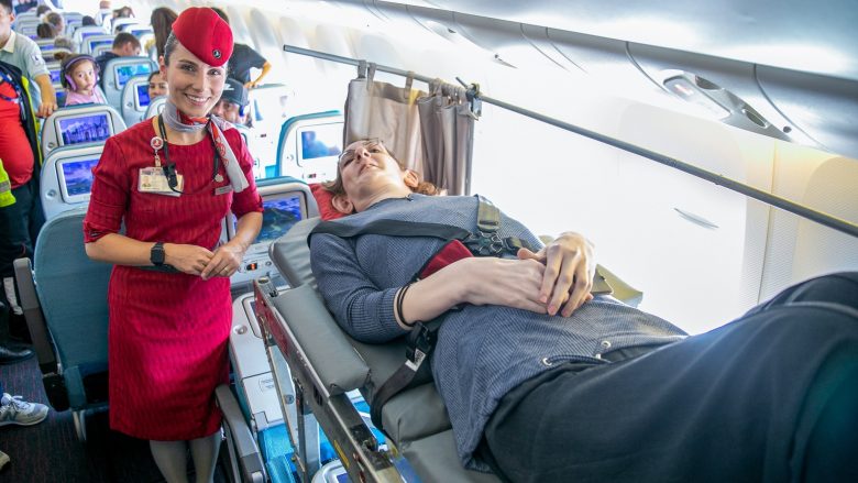 Gruaja më e gjatë në botë udhëton për herë të parë me aeroplan