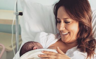 Arbana Osmani bëhet nënë për herë të tretë