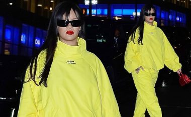 Rihanna ndriçon natën me një veshje të verdhë fluoreshente ndërsa del për darkë në New York