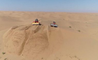 Kina filloi ndërtimin e bazës së saj më të madhe të energjisë diellore në një shkretëtirë