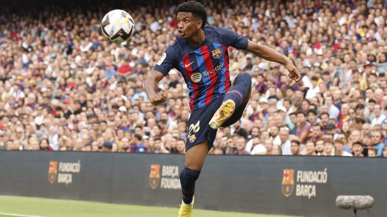 Alex Balde refuzon Man Cityn për të nënshkruar marrëveshje të re me Barcelonën