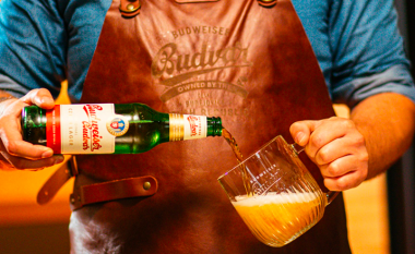 Budweiser Budvar: Sekreti si prodhohet birra unike çeke, nga parajsa e përbërësve më të mirë