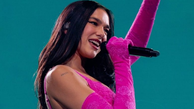 Dua Lipa bëhet artistja e parë femër me mbi 10 miliardë dëgjime në platformën Spotify