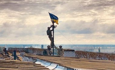 Ukraina rimerr “fshatin strategjik” nga Rusia, ngre flamurin mbi një spital