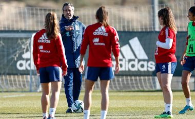 Skandal në Kombëtaren e Spanjës, federatës i shkojnë 15 e-maile: Largo trajnerin, ose nuk do të luajmë më